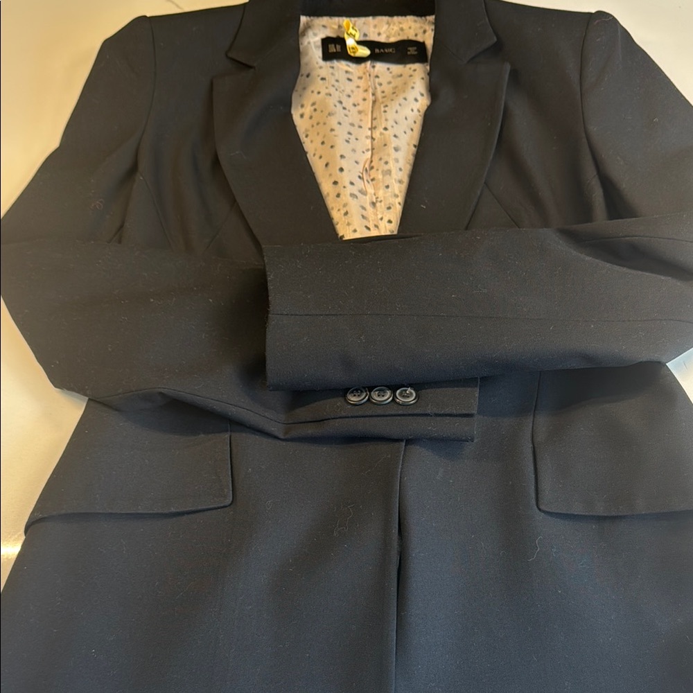 Zara Black Blazer with Structured Shoulders